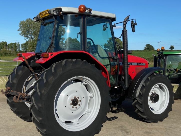 Massey Ferguson 4365