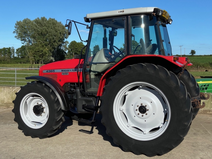 Massey Ferguson 4365