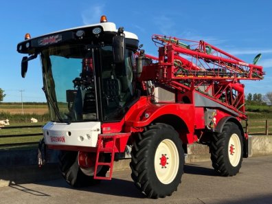 Bateman RB35 sprayer