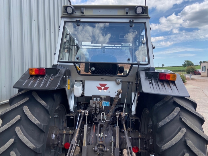 Massey Ferguson 390T