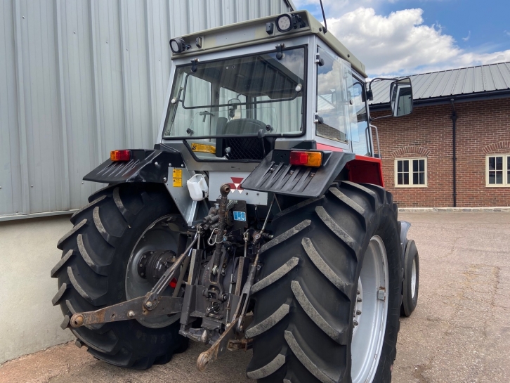 Massey Ferguson 390T