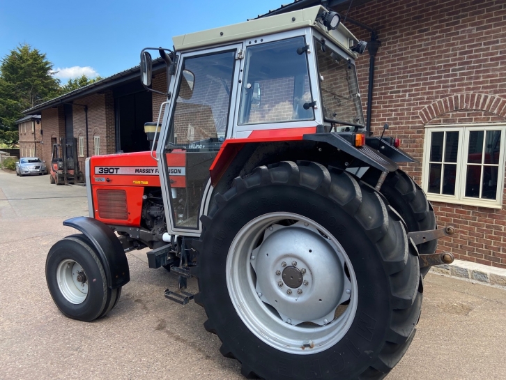 Massey Ferguson 390T