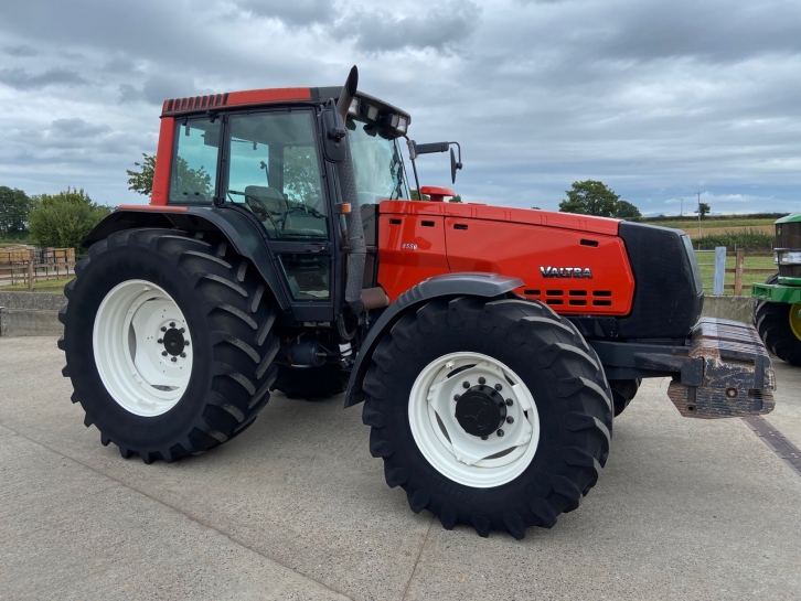 Valtra 8550