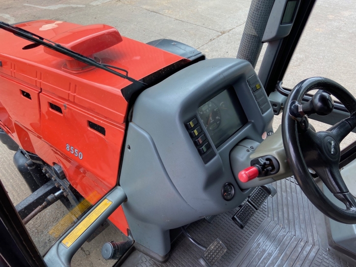 Valtra 8550