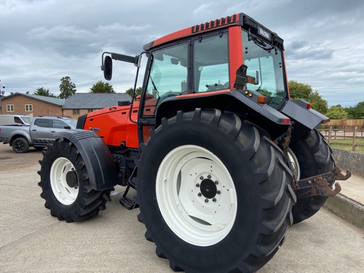 Valtra 8550