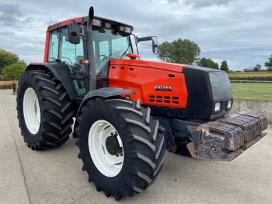 Valtra 8550
