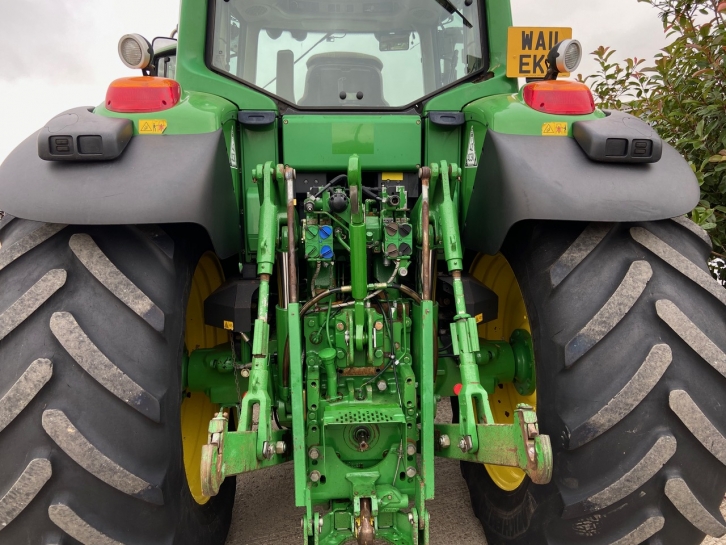 John Deere 7530