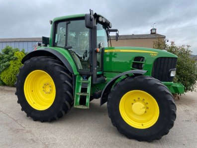 John Deere 7530