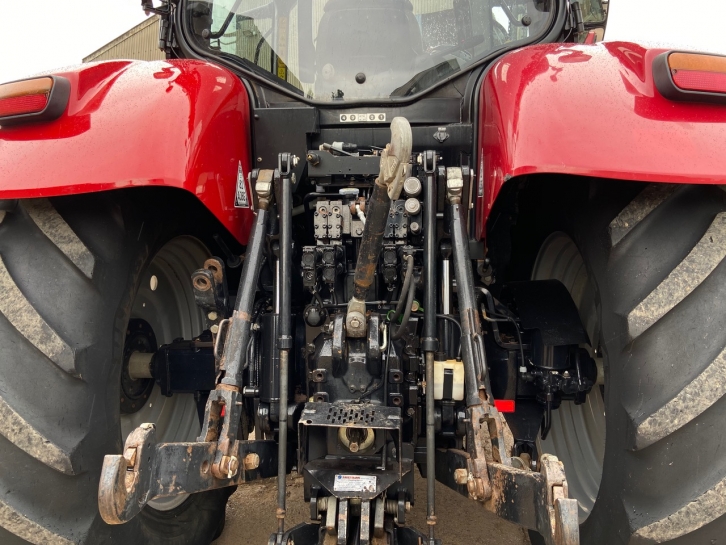 Case Puma 215