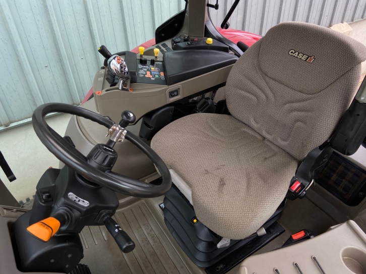Case Puma 215