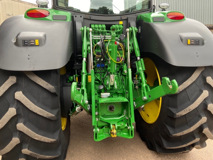 John Deere 6215R Ultimate Edition