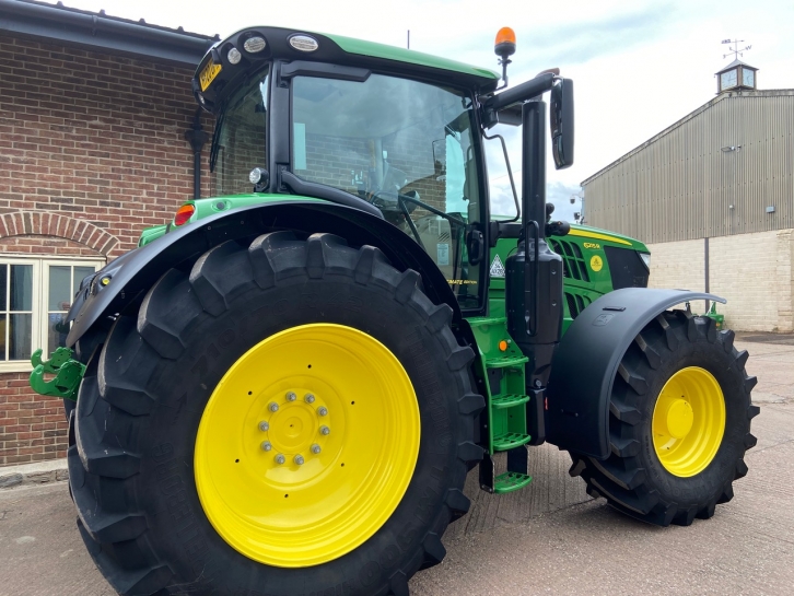 John Deere 6215R Ultimate Edition