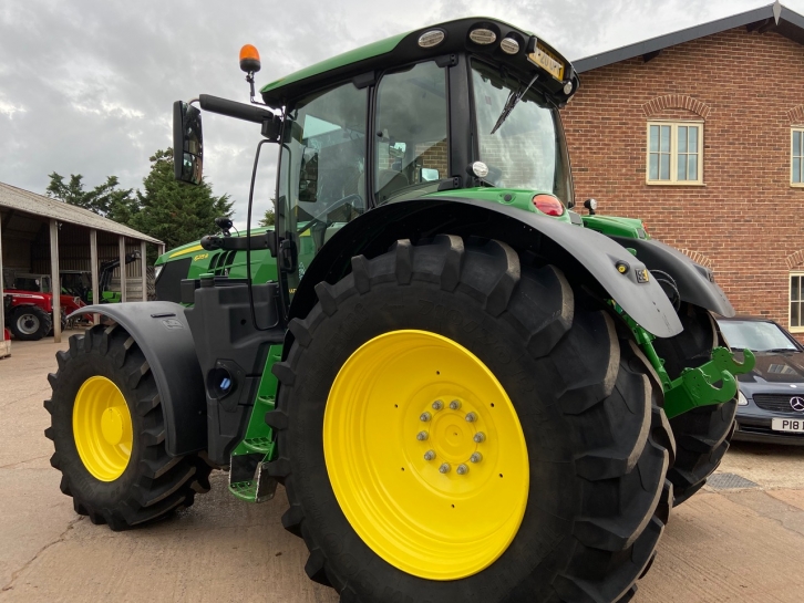 John Deere 6215R Ultimate Edition