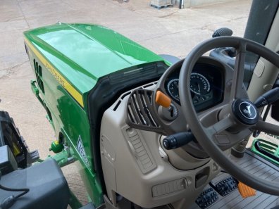John Deere 6215R Ultimate Edition