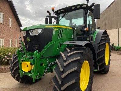 John Deere 6215R Ultimate Edition