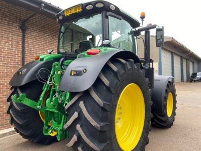 John Deere 6215R Ultimate Edition