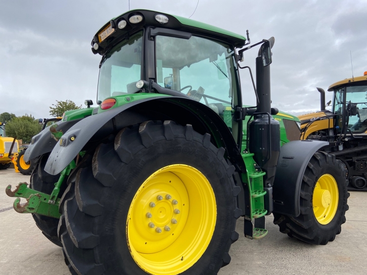 John Deere 6175R
