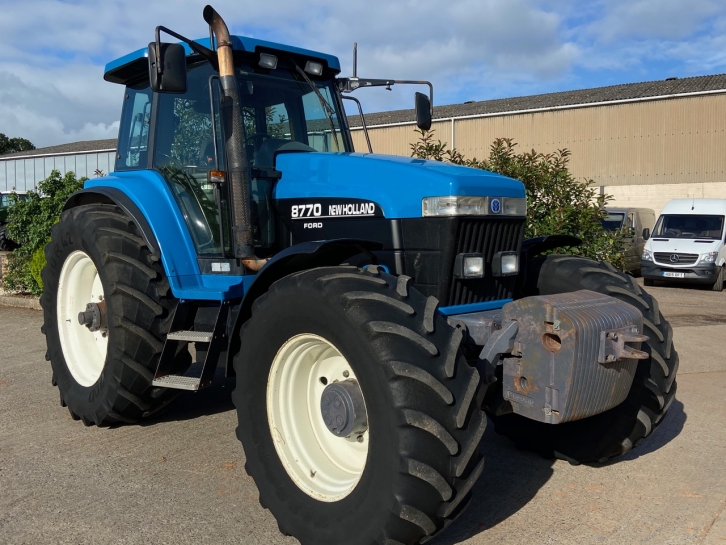 New Holland 8770