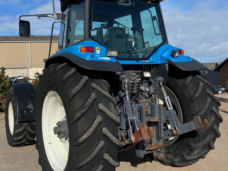 New Holland 8770