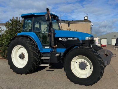 New Holland 8770