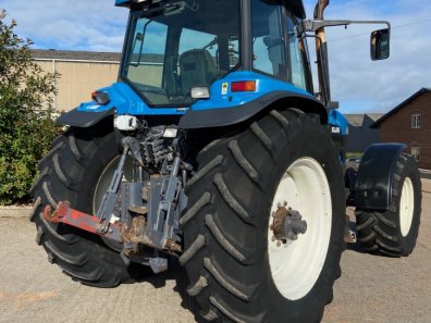 New Holland 8770
