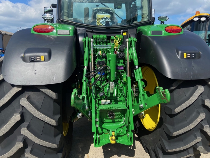 John Deere 6215R Ultimate Edition