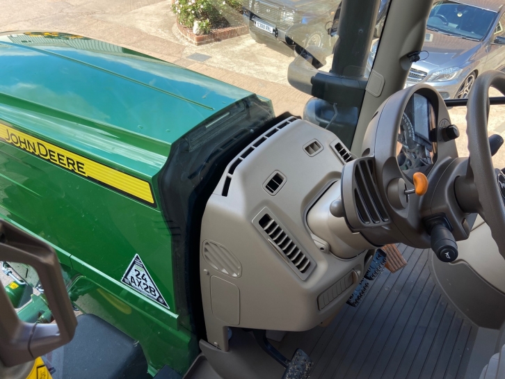 John Deere 6215R Ultimate Edition