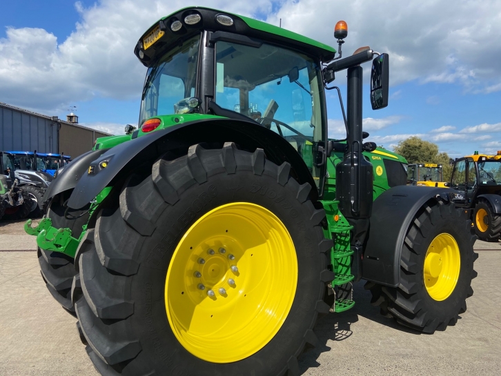 John Deere 6215R Ultimate Edition