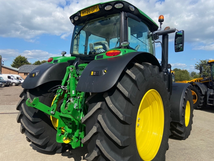 John Deere 6215R Ultimate Edition