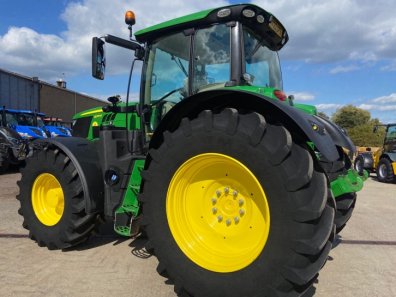 John Deere 6215R Ultimate Edition