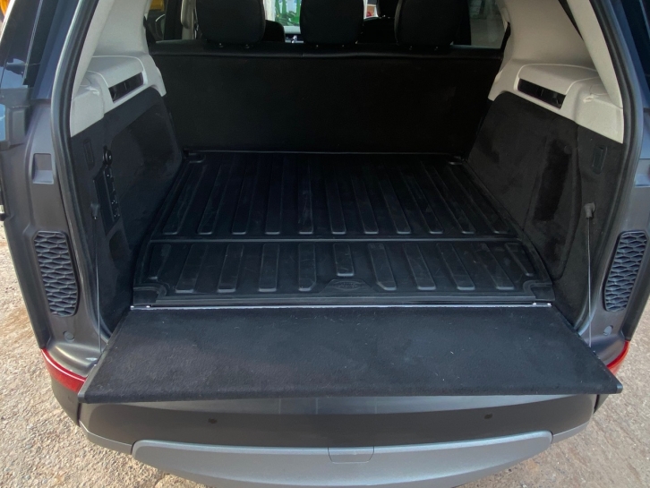 Land Rover Discovery Commercial TD6