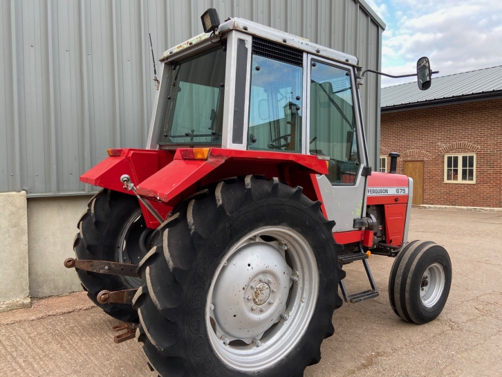 Massey Ferguson 675