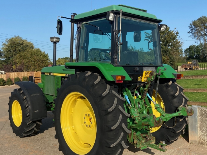 John Deere 3640