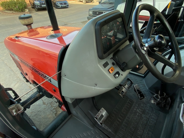 Massey Ferguson 4245