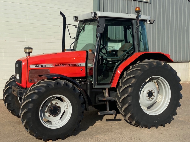 Massey Ferguson 4245