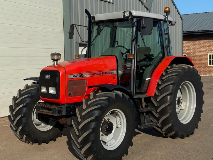 Massey Ferguson 4245