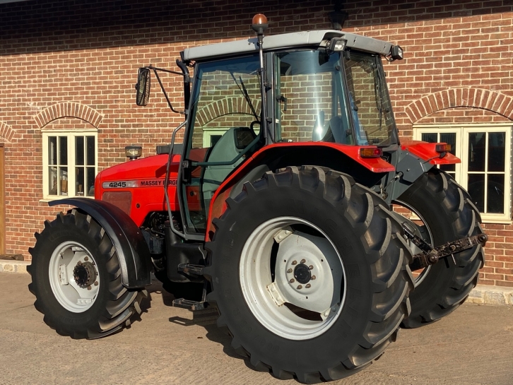 Massey Ferguson 4245