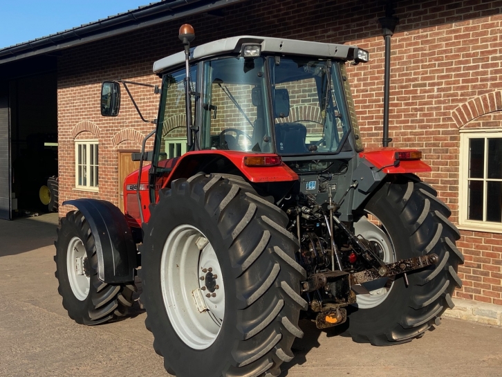 Massey Ferguson 4245