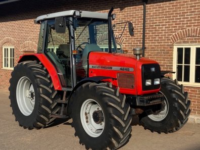 Massey Ferguson 4245
