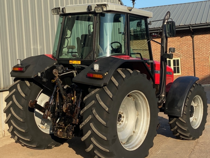 Massey Ferguson 6270