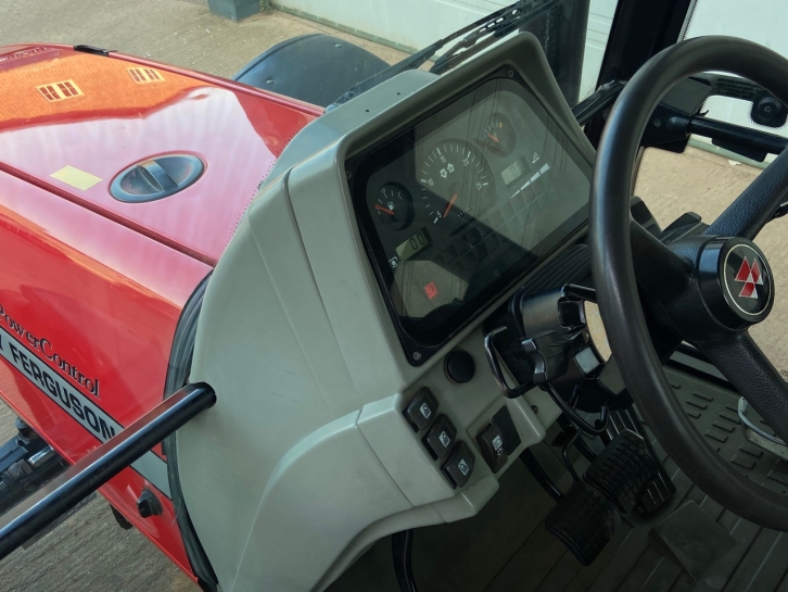 Massey Ferguson 6270
