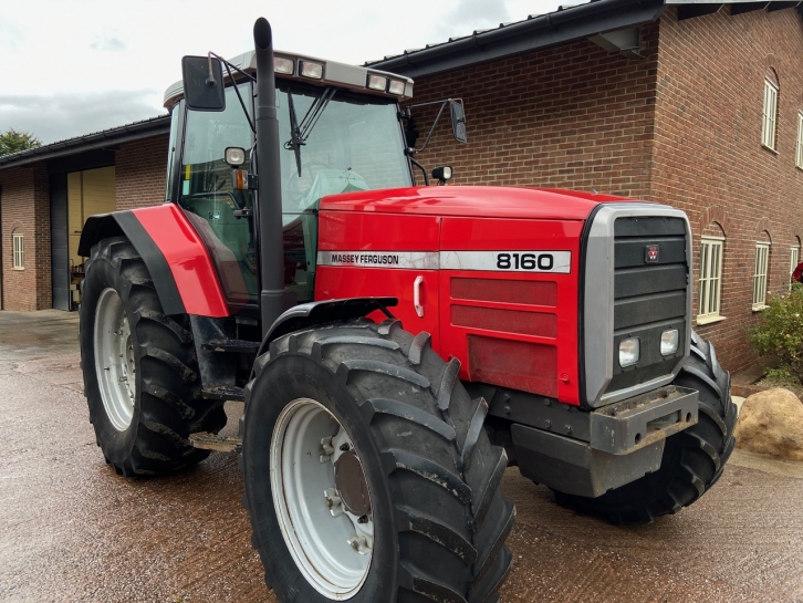 Massey Ferguson 8160