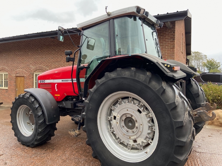 Massey Ferguson 8160