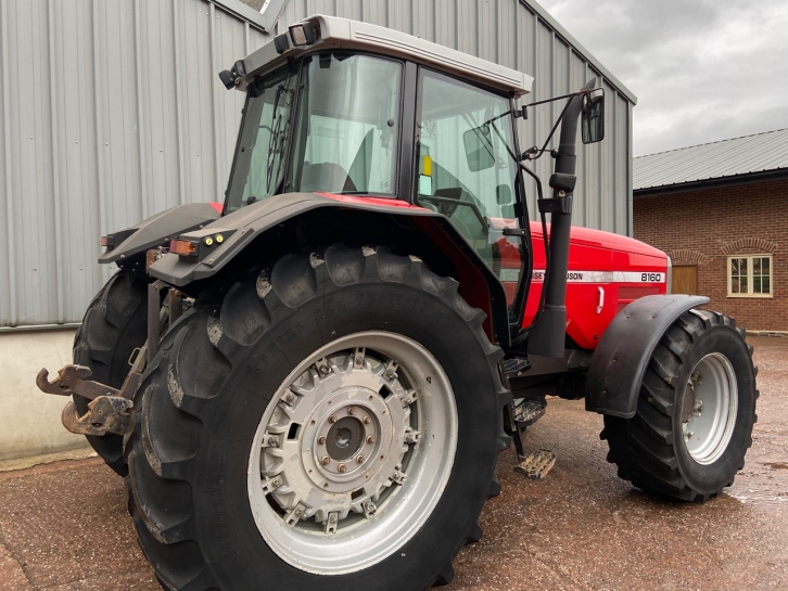 Massey Ferguson 8160