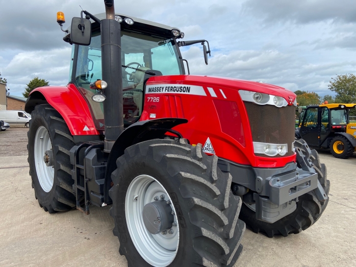 Massey Ferguson 7726 Efficient