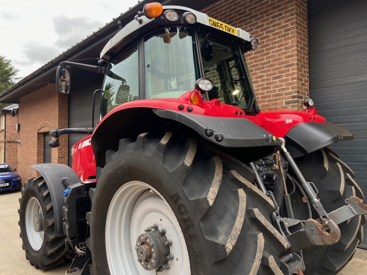 Massey Ferguson 7726 Efficient