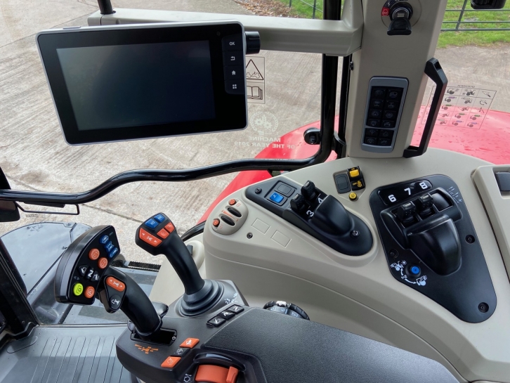 Massey Ferguson 7719S Exclusive