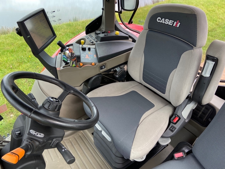 Case CVX 240