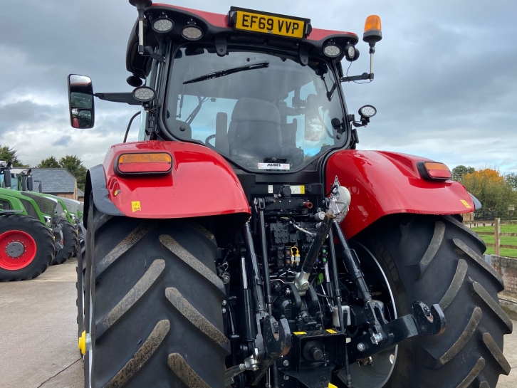 Case CVX 240