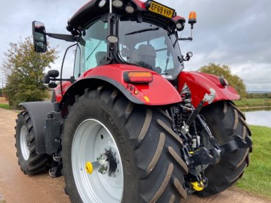Case CVX 240